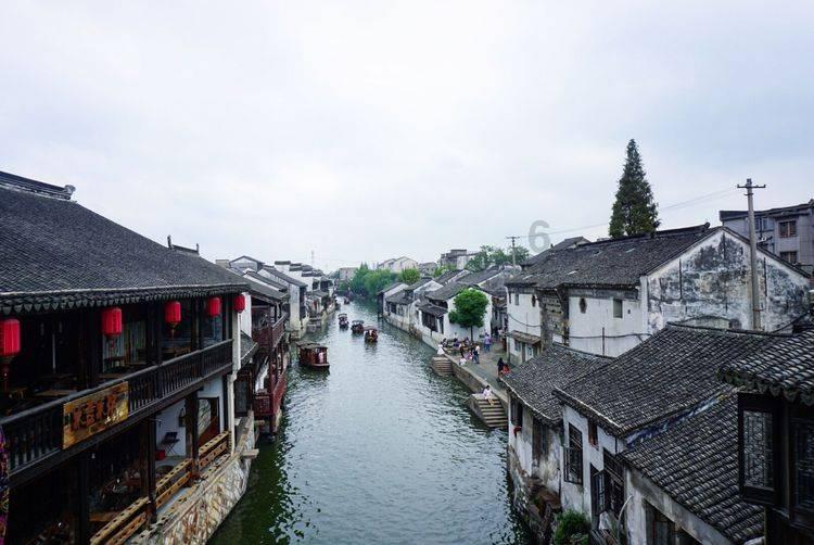 指导保险机构发展特色农业保险